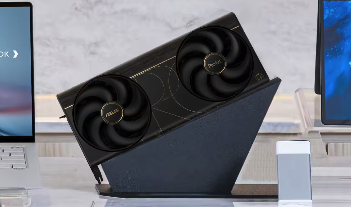 华硕ProArt RTX 5090显卡亮相 2.5槽SFF规格+液态金属散热赋能专业工作站